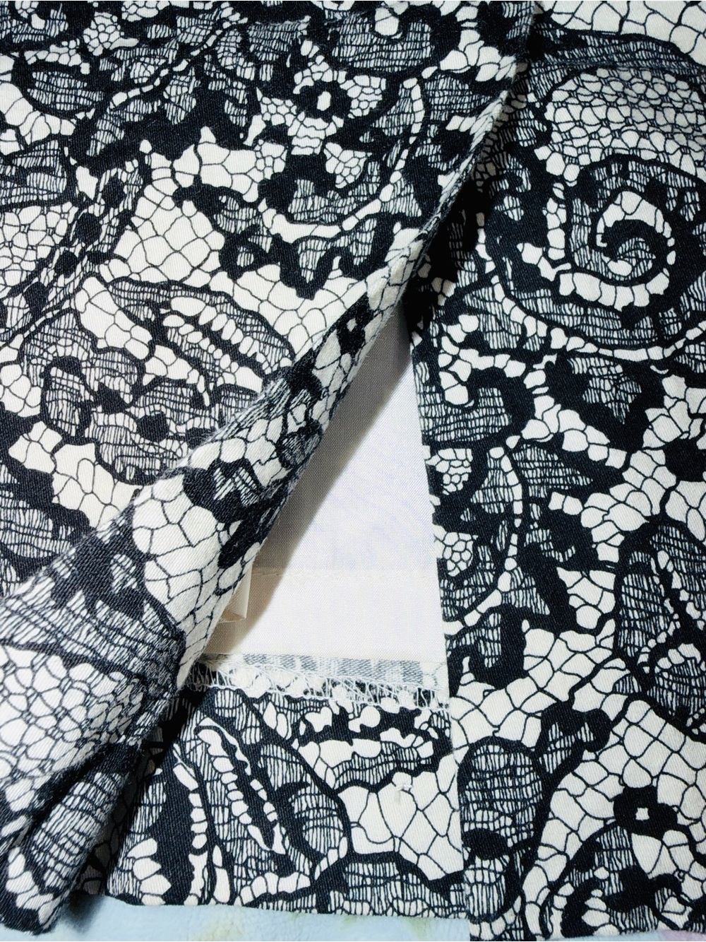 100% Cotton Van Heusen Paisley Black & Cream Lace-Print Lined Pencil Skirt 💝 - Picture 3 of 7